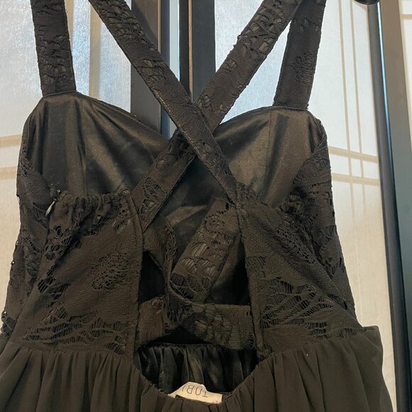 Tobi Cross Back Black Dress - Picture 4 of 8